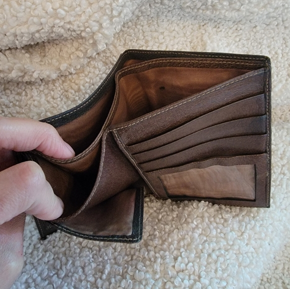 ⭐️ GUCCI wallet ⭐️ - Picture 8 of 9